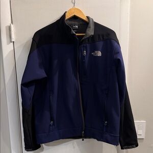 The North Face Men's Navy and Black Softshell Performance Jacket MED